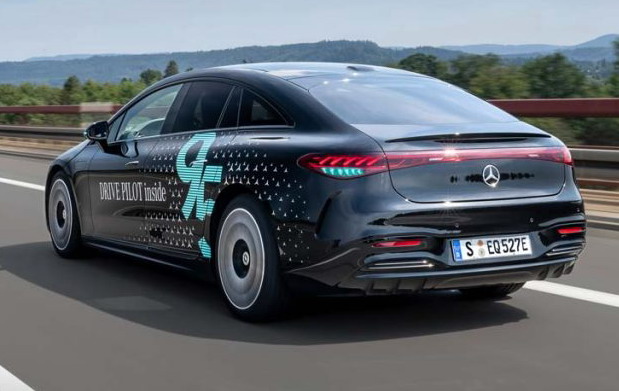 Mercedes EQS