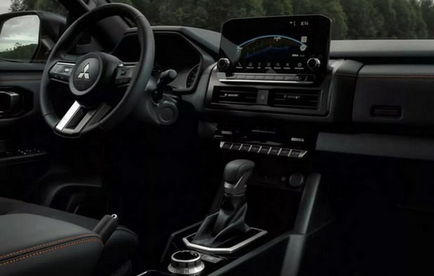 Mitsubishi Triton Savana