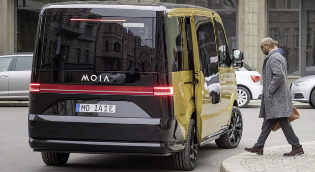 MOIA mini bus MOIA mini bus