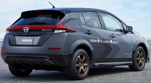 Nissan Leaf sa dva elektromotora Nissan Leaf sa dva elektromotora