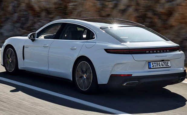 Porsche Panamera 4 E-Hybrid Porsche Panamera 4 E-Hybrid
