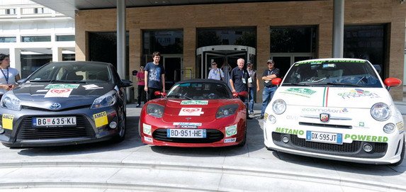100003-tesla rally.jpg, 60 KB