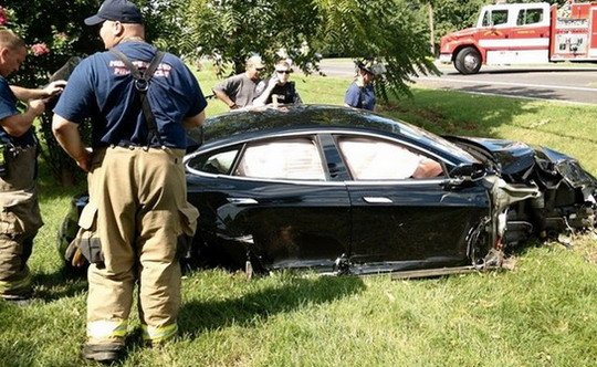 101399-tesla model s.jpg, 89 KB