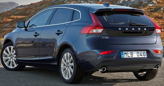 109943-Volvo V40 1.jpg, 71 KB