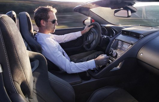 122202-jaguar f 11.jpg, 64 KB