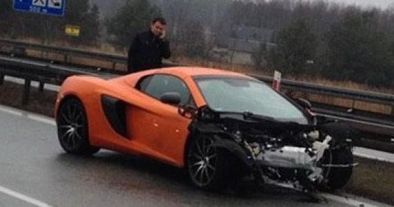 128033-mclaren crash.jpg, 42 KB