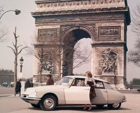 130561-citroen ds 1111.jpg, 63 KB