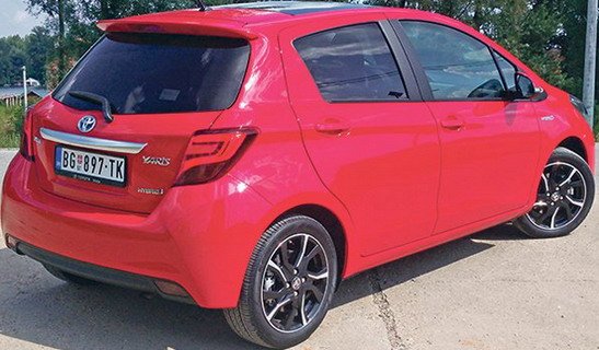 134414-toyota yaris hybrid.jpg, 63 KB