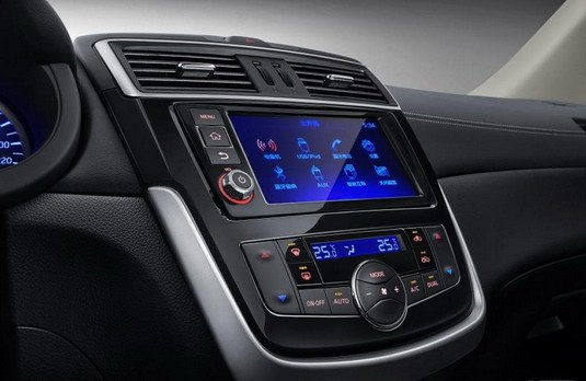 148268-nissan tiida 111.jpg, 45 KB