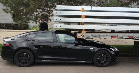 149078-tesla crash 11.jpg, 58 KB