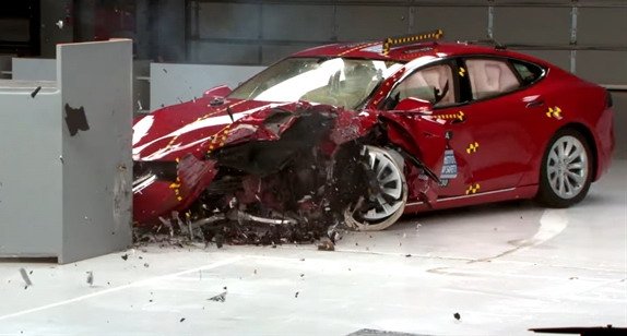 161093-tesla crash.jpg, 47 KB