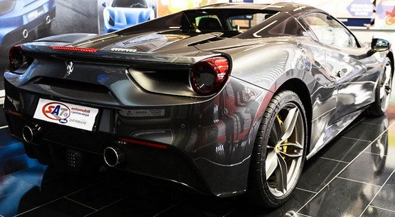 163545-ferrari bg 1.jpg, 81 KB
