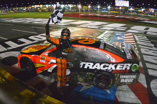 170324-nascar larson.jpg, 78 KB