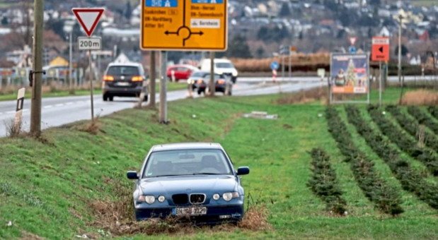 174570-bmw compact.jpg, 71 KB