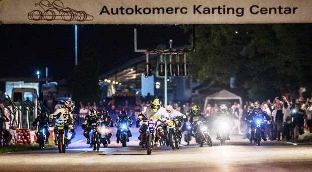 182540-moped cup.jpg, 67 KB