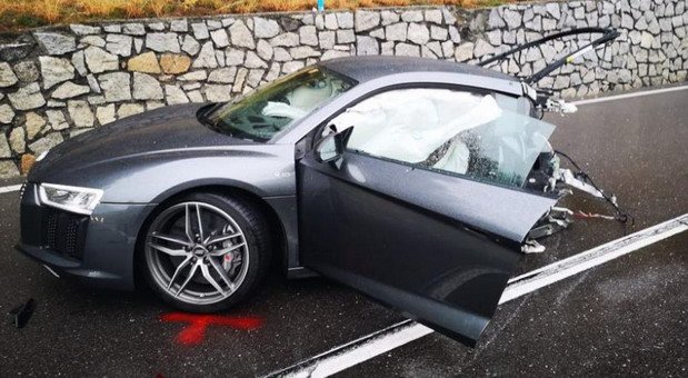 185646-audi r8 2.jpg, 79 KB