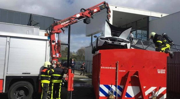 190876-bmw d 11.jpg, 64 KB