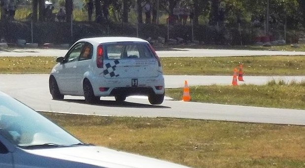 196215-Auto-slalom.jpg, 65 KB