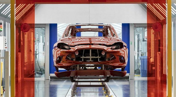 198973-aston dbx 11.jpg, 79 KB