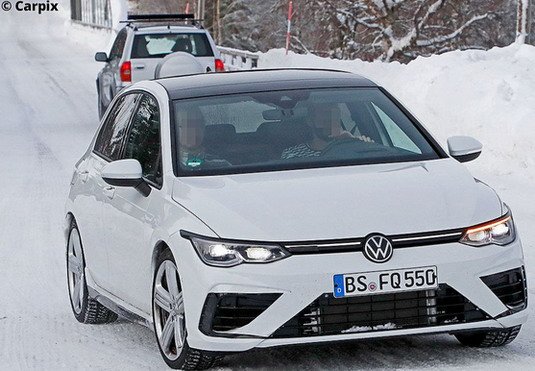 200584-vw golf r.jpg, 67 KB