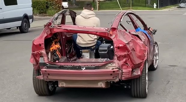 202300-tesla crash 11.jpg, 62 KB