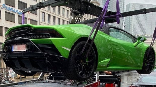 204866-lambo p 1.jpg, 79 KB