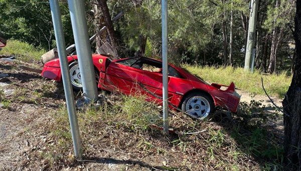 205096-ferrari f40 11.jpg, 115 KB