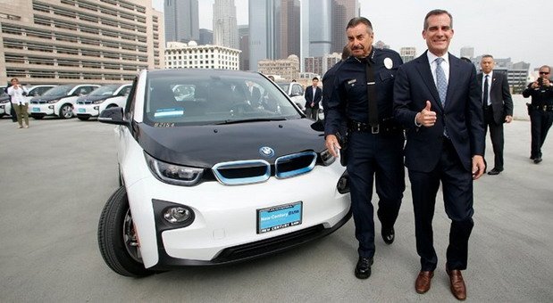 206626-bmw i3 police.jpg, 66 KB