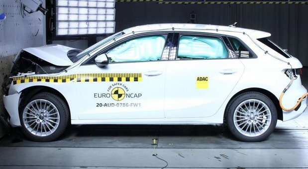 209563-audi a3 crash.jpg, 65 KB