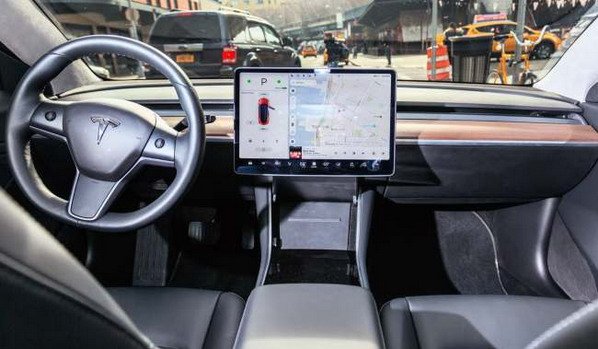 210178-tesla autopilot.jpg, 62 KB