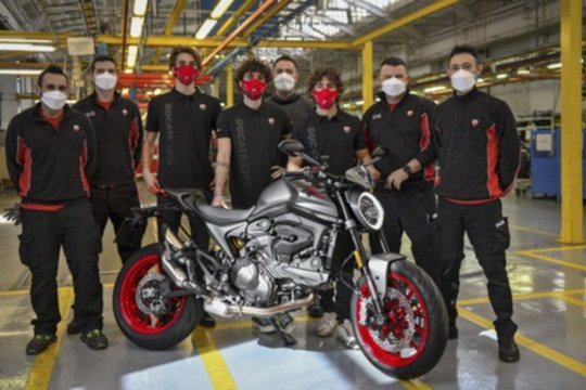 211934-ducati-monster-3.jpg, 77 KB