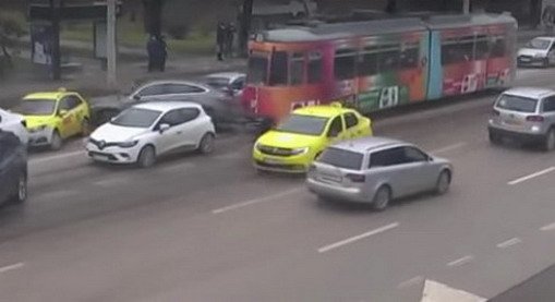 212490-tramvaj.jpg, 28 KB