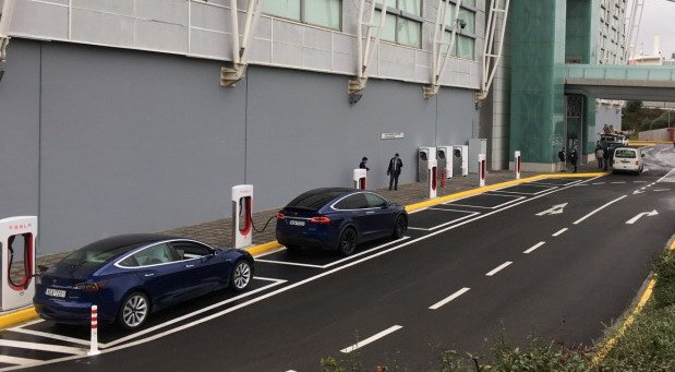 212621-tesla charger.jpg, 59 KB