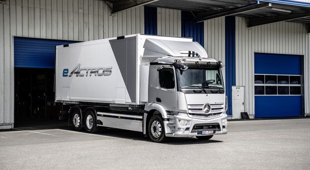 215817-mercedes a 111.jpg, 62 KB