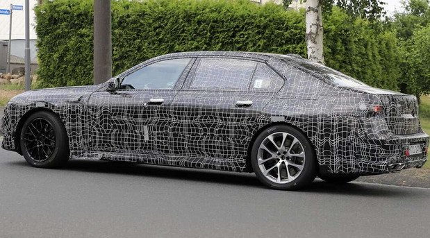 222746-bmw i7 88.jpg, 91 KB