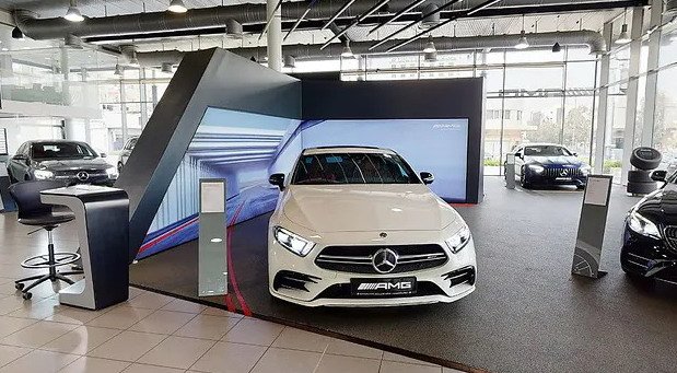 225084-mercedes salon.jpg, 88 KB