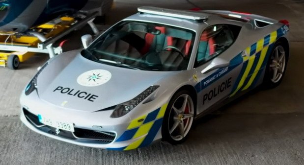 226777-ferrari police.jpg, 54 KB