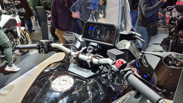 229547-yamaha-niken-gt-4.jpg, 90 KB