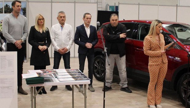 230275-auto expo 34.jpg, 72 KB