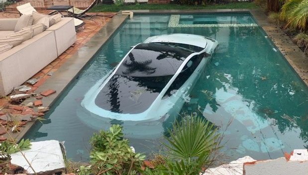 231017-tesla bazen.jpg, 78 KB