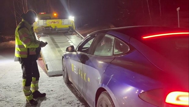 231610-tesla zima.jpg, 54 KB