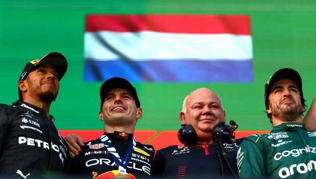 233031-f1 aus 1.jpg, 60 KB