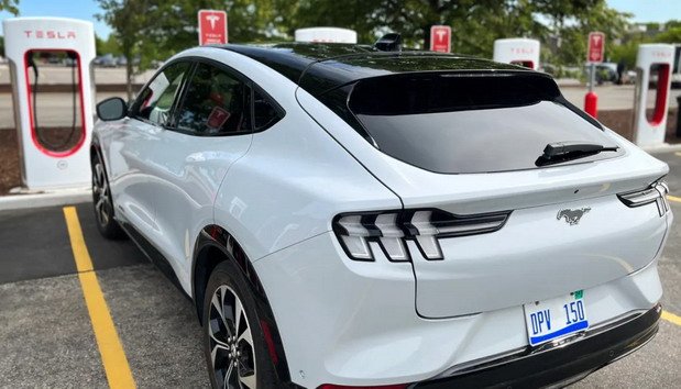 234634-ford tesla.jpg, 68 KB