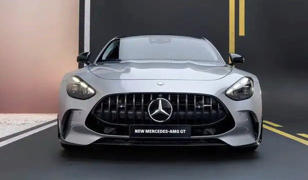 236634-mercedes gt 2222.jpg, 45 KB