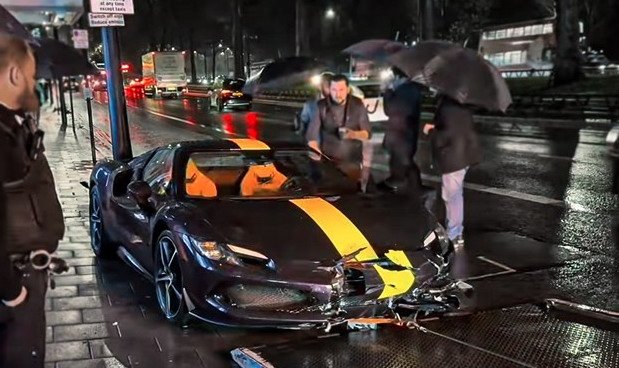 239634-ferrari crash.jpg, 80 KB