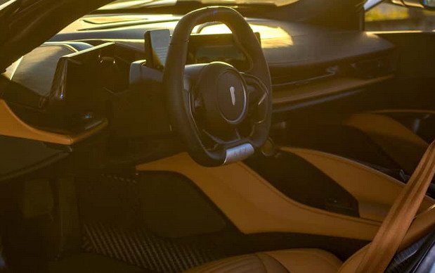 244863-pininfarina battista 1.jpg, 43 KB