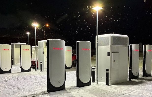 257219-tesla punjac.jpg, 70 KB