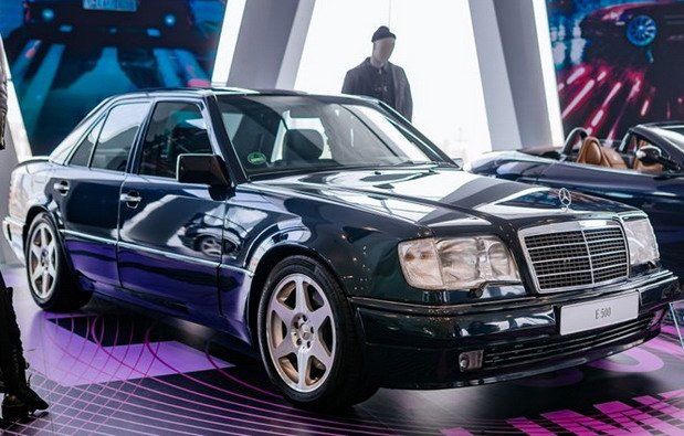 258708-mercedes 500 1.jpg, 87 KB