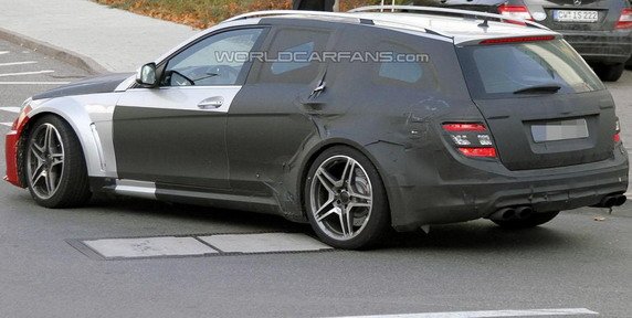 73588-mercedes c63 1.jpg, 49 KB