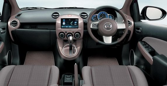 74727-mazda demio 11.jpg, 55 KB